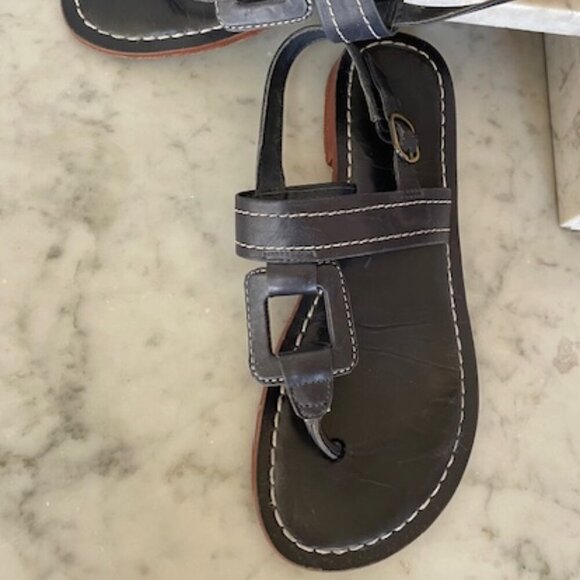 BERNARDO Women's Tegan T-Strap Leather Slingback Sandals 8 - Picture 9 of 16